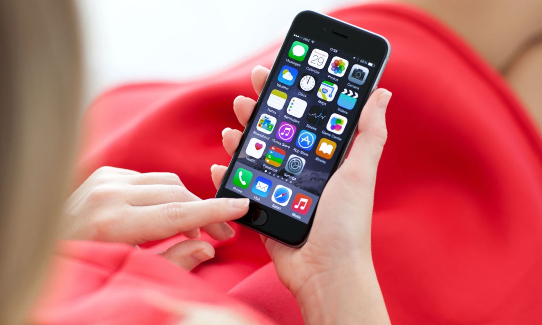 Dutch consumers launch claim against Apple for slow iPhones