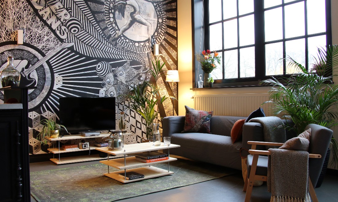 How renting furniture increases housing options for expats