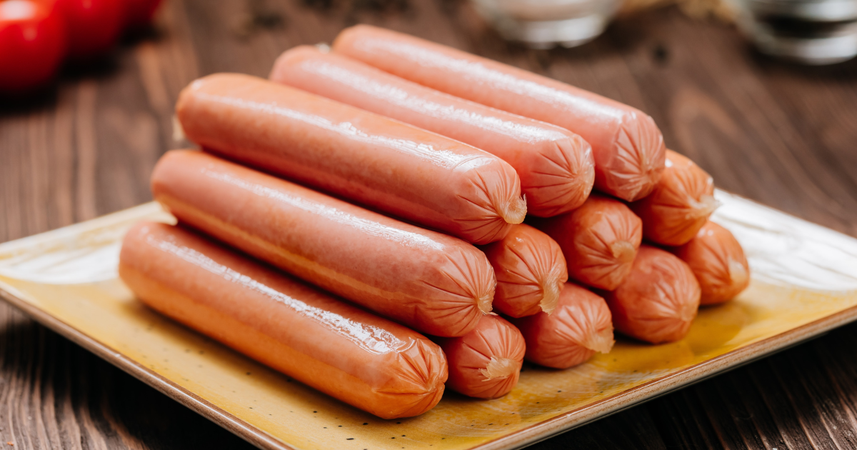 Dutch food vlogger accidentally eats hotdog made for dogs