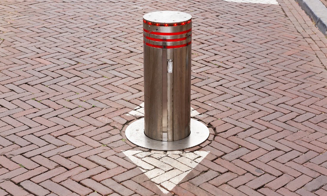 Bollard in The Hague makes international news after causing 50th crash