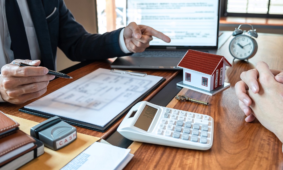 How to win the house bidding war in today’s housing market