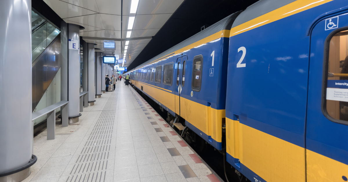 Trains around Schiphol halted for the day due to power outage