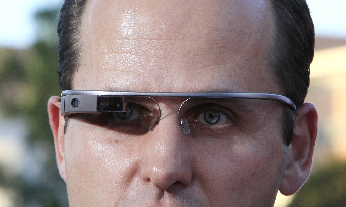 Students at Dutch university develop glasses for the blind