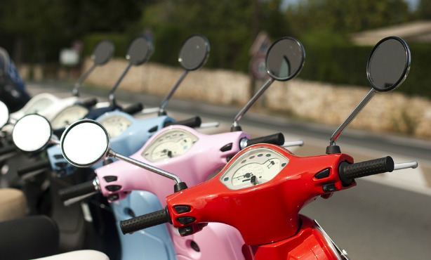 Amsterdam close to banning scooters from bike paths