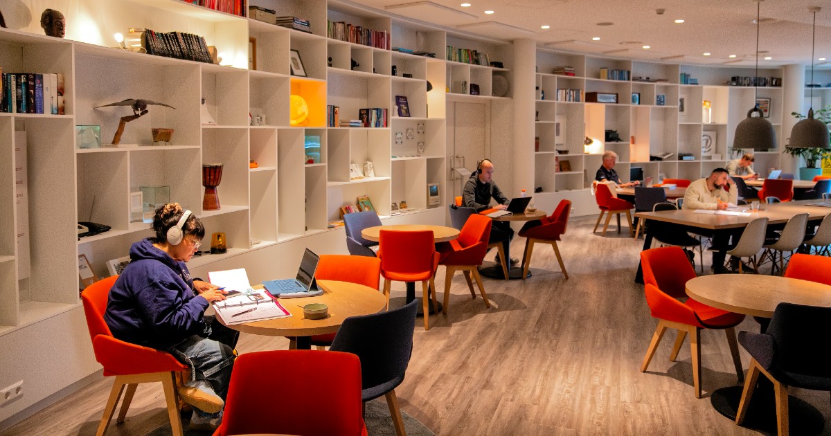 Regina Coeli: The fast lane to language fluency