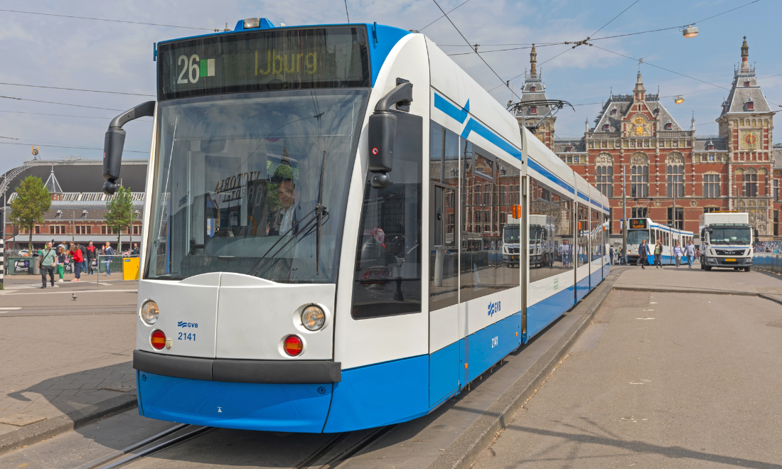 Free public transport for children in Amsterdam extended until 2027
